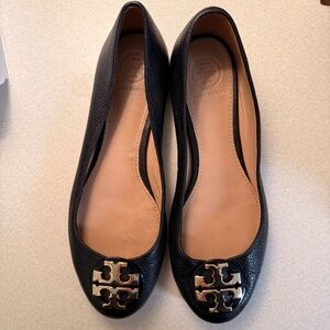 Tory Burch Claire Ballet Flats Size 6.5 Black Tumbled Leather Gold Logo (EUC)